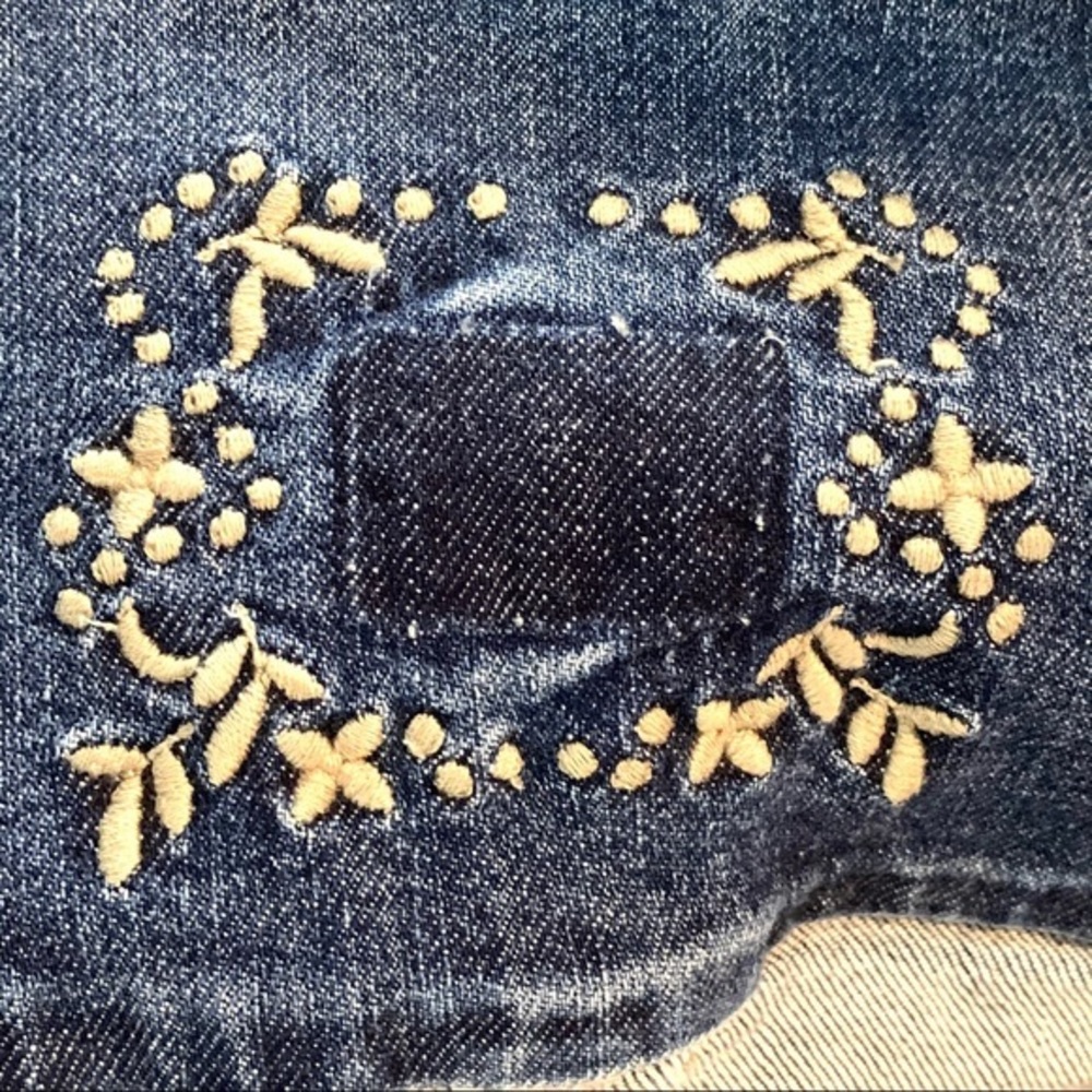 Jean Jacket‎ - Picture 8 of 9